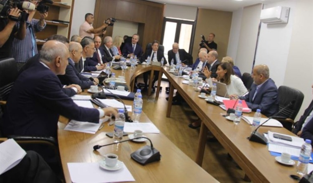 النائب كنعان خلال جلسة اللجنة الفرعية لقانون إصلاح المصارف