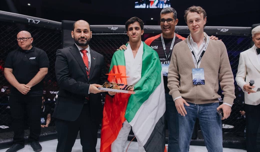 القبيسي يُبهر موسكو.. نجم إماراتي يسطع في سماء أبوظبي اكستريم