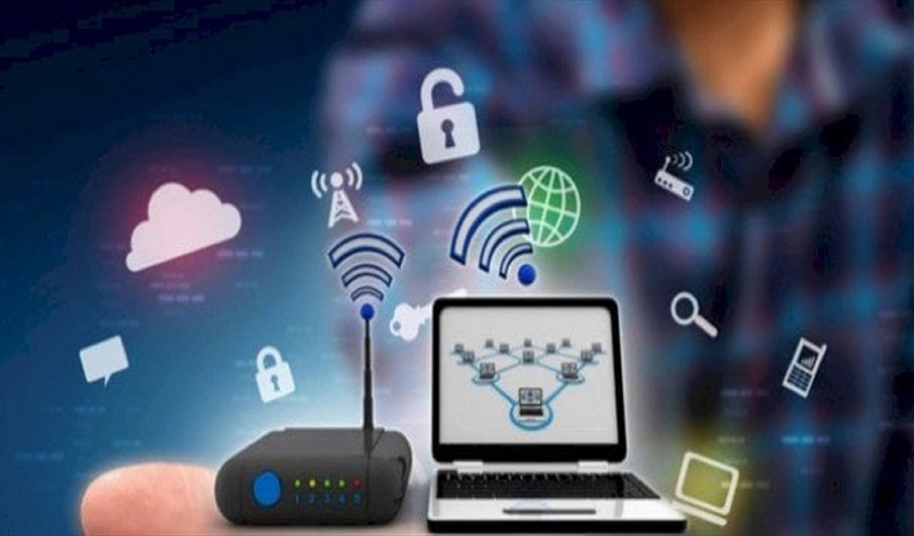 ملفُ الإنترنت غير الشرعيّ يُفتح من جديد: قراراتٌ حاسمةٌ على طاولة وزارة «الاتّصالات»... والعَينُ على التَّنفيذ!