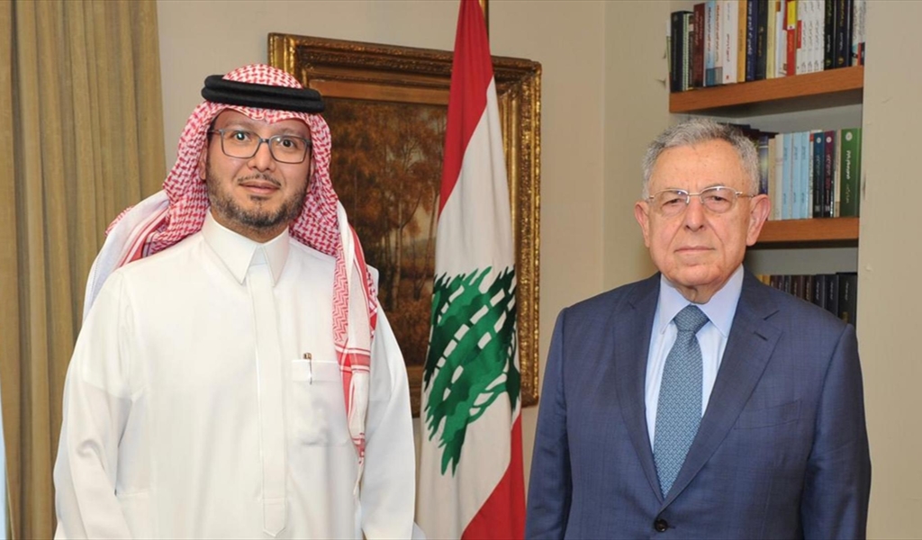 السنيورة عرض مع البخاري لآخر المستجدات