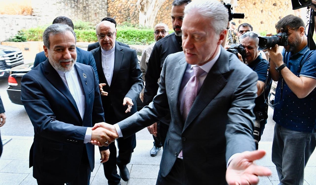 بالفيديو.. كيف كان اللقاء بين عراقجي ورجي؟