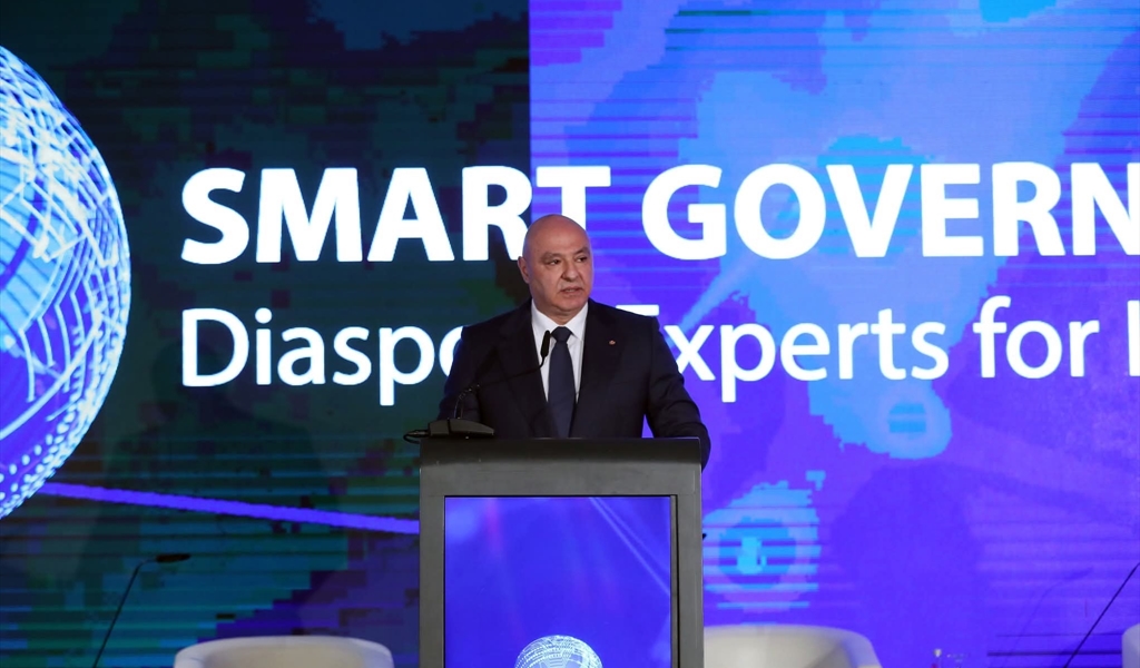 الرئيس عون خلال رعايته مؤتمر الحكومة الذكية (محمود يوسف)