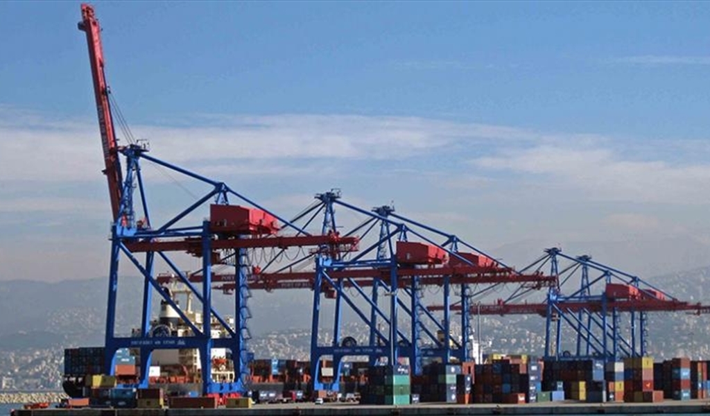 ما تمّ اكتشافهُ في مرفأ بيروت... وتوقيف عاملين!