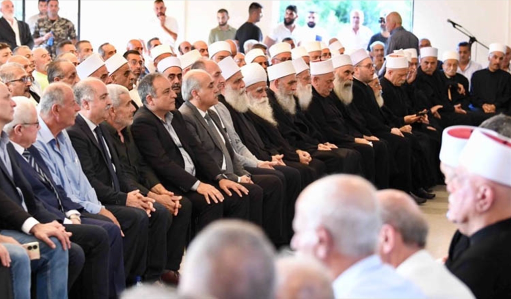 الشيخ أبي المنى والمشايخ والنواب في لقاء المصالحة