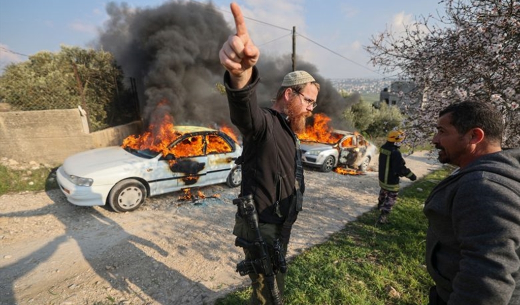 من إعلام العدو: عنف المستوطنين في الضفة يتجاوز الفلسطينيِّين ويصطدم بالجيش الإسرائيلي