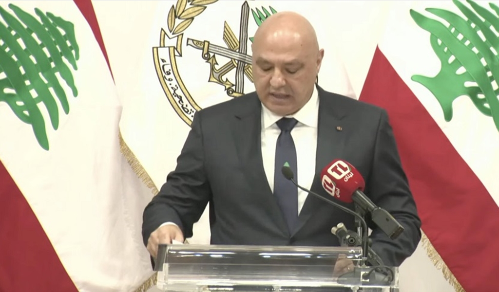 "كاشفاً عن بنود الرد اللبناني".. عون: مستعدون لسحب سلاح "الحزب" وتسليمه للجيش