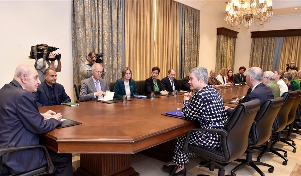 الرئيس بري خلال لقائه سفراء الاتحاد الأوروبي (حسن إبراهيم)