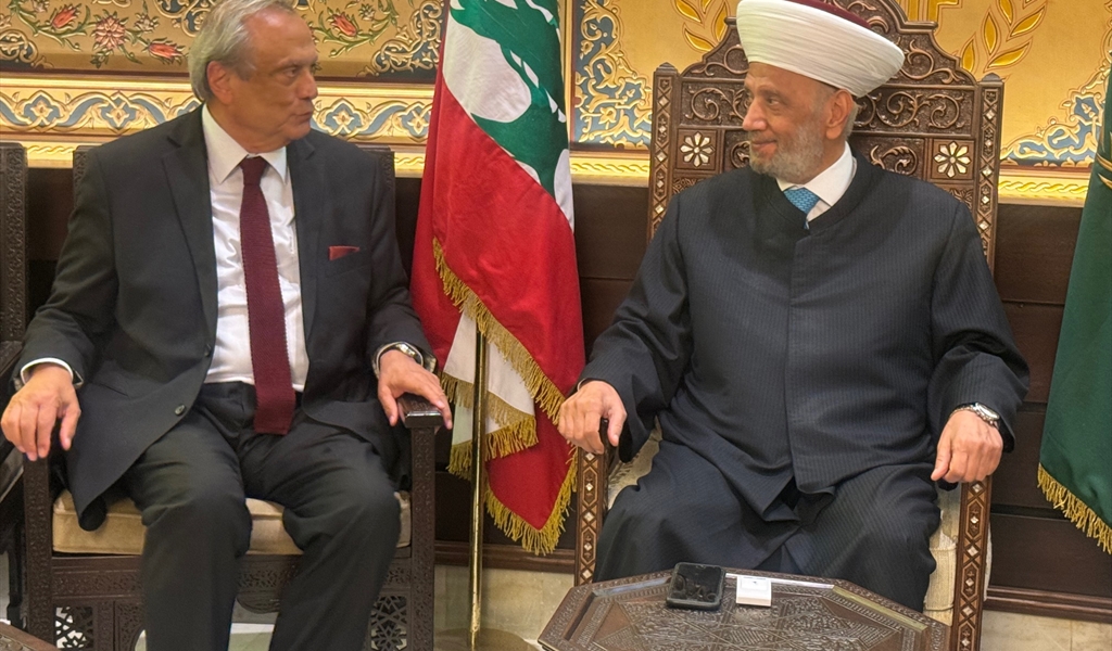 المفتي دريان مستقبلاً حبيب