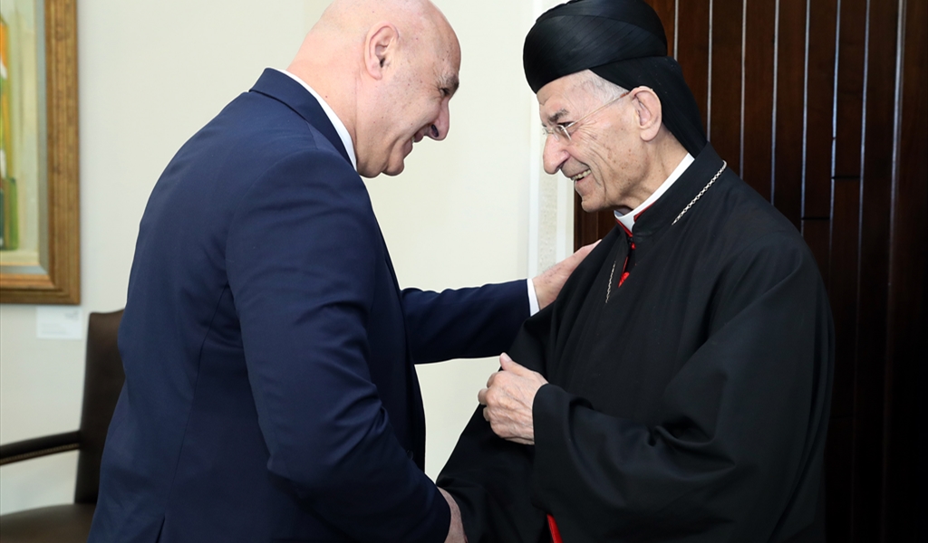 الرئيس عون خلال استقباله البطريرك الراعي في قصر بعبدا