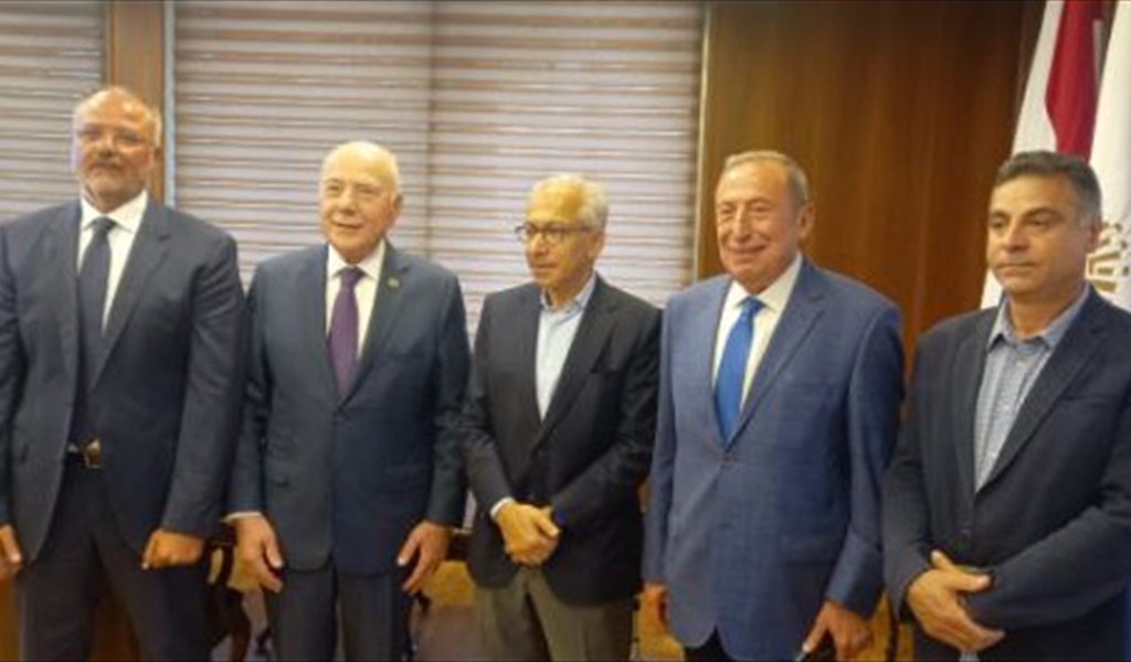 الوزير البساط ودبوسي في غرفة طرابلس