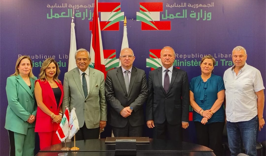 وزير العمل مستقبلاً حبيب والوفد المرافق