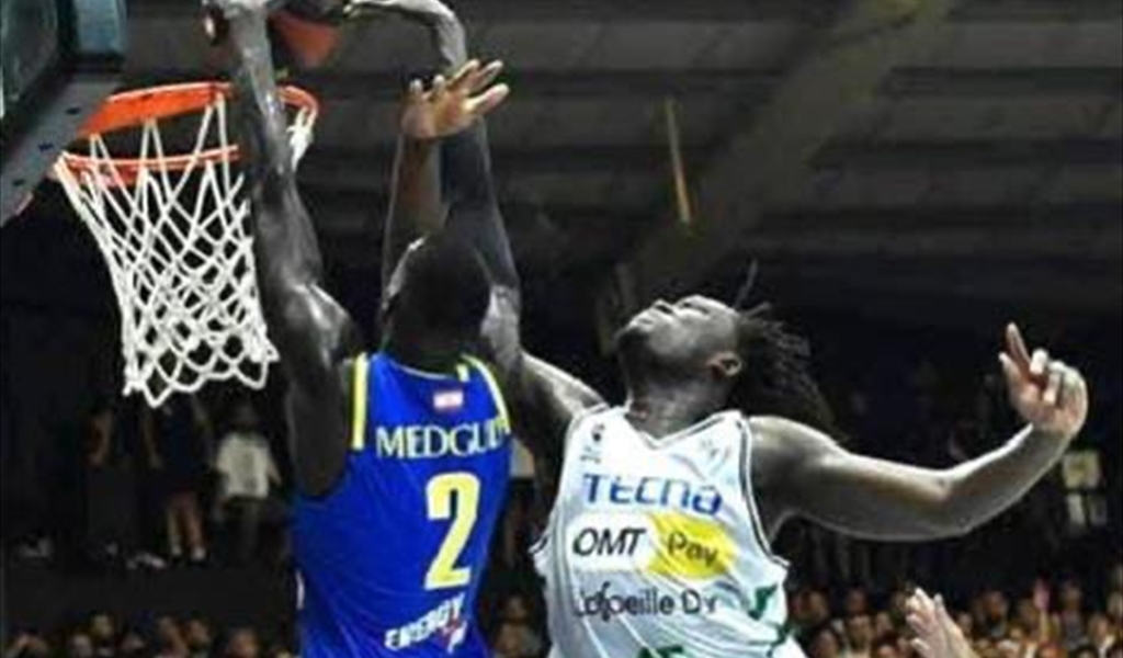 الرياضي يهزم الحكمة في غزير ويقترب من التتويج بلقب بطولة لبنان..