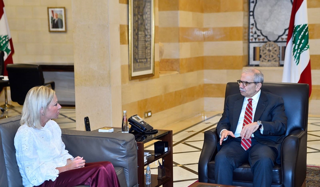 الرئيس سلام مجتمعاً مع بلاسخارت