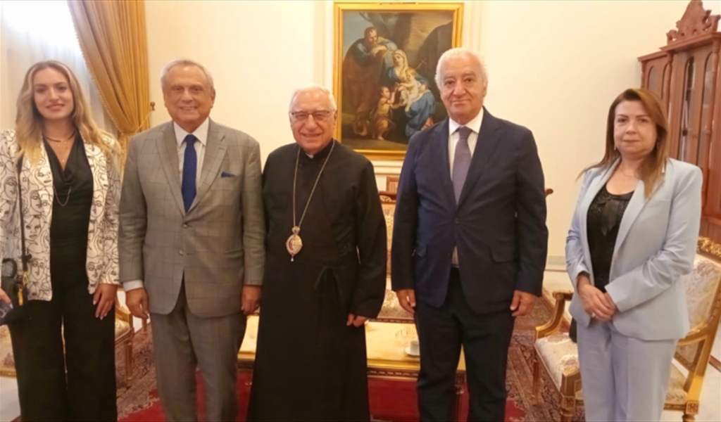 العبسي مستقبلاً حبيب