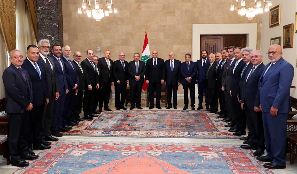 الرئيس عون خلال اجتماعه مع مجلس إدارة جمعية الصناعيين اللبنانيين