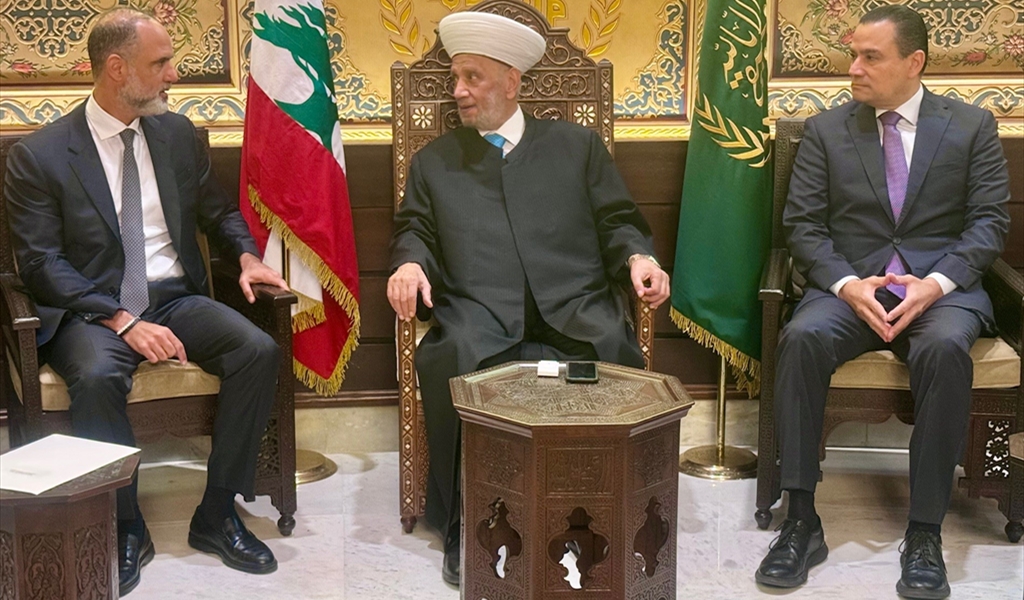 المفتي دريان مستقبلاً الوزير رسامني والنائب الصايغ