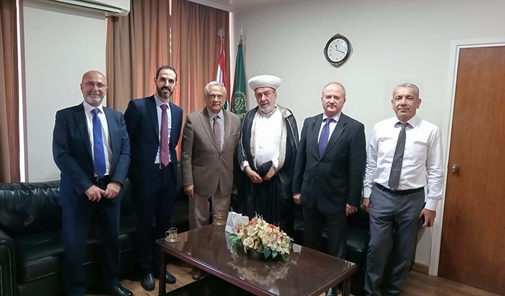 حبيب خلال زيارته المفتي سوسان