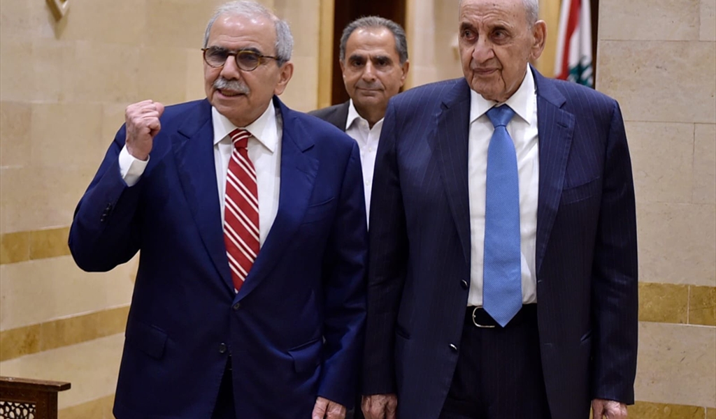 براك يعود بعد أسبوعين لإحداث خرق في تسليم السلاح