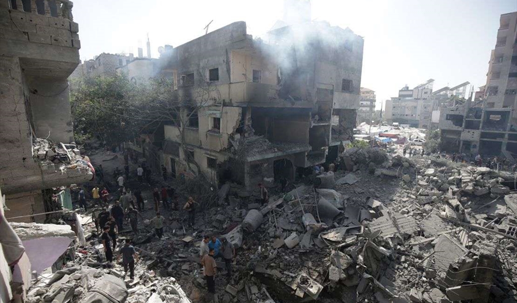 آثار الغارات الإسرائيلية على مخيم النصيرات