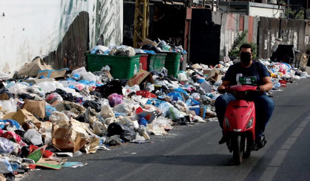 أزمة النفايات مرآة لعجز الدولة..!