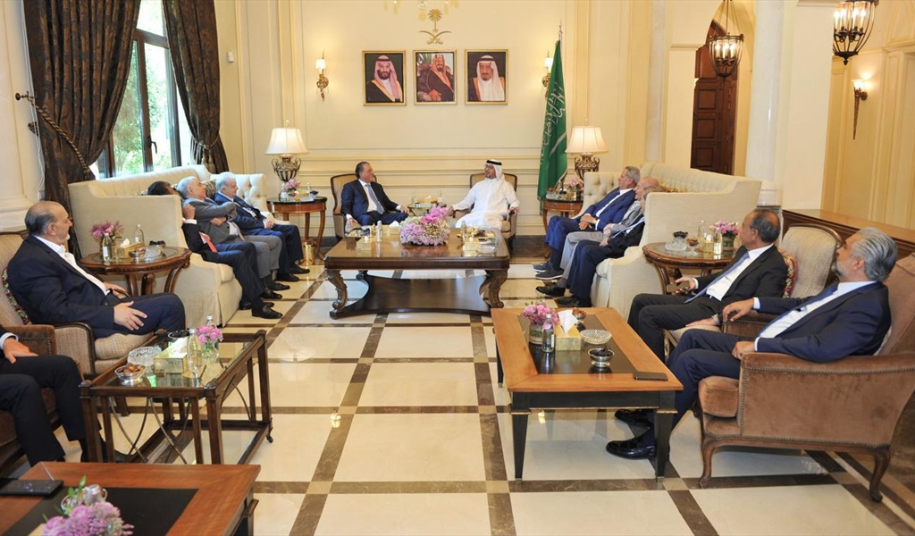 السفير السعودي مستقبلاً وفد الهيئات الاقتصادية