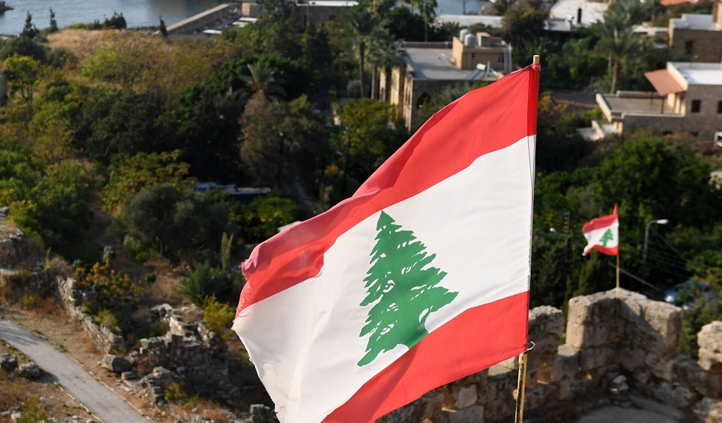 مصادر وزارية : خطوة لا بد منها .. وتحذيرات من رسائل الشارع على الاستقرار