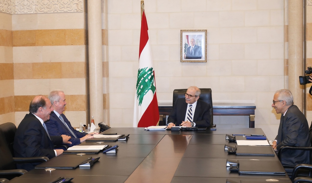 الرئيس سلام مترئساً اجتماع الفجوة المالية