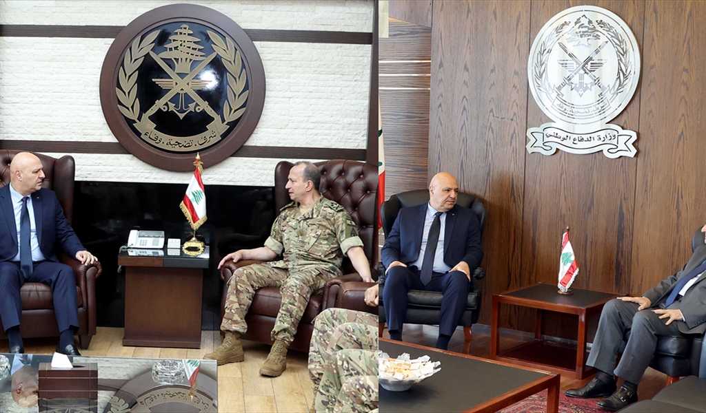 الرئيس عون خلال زيارته الوزير منسّى والعماد هيكل معزّياً