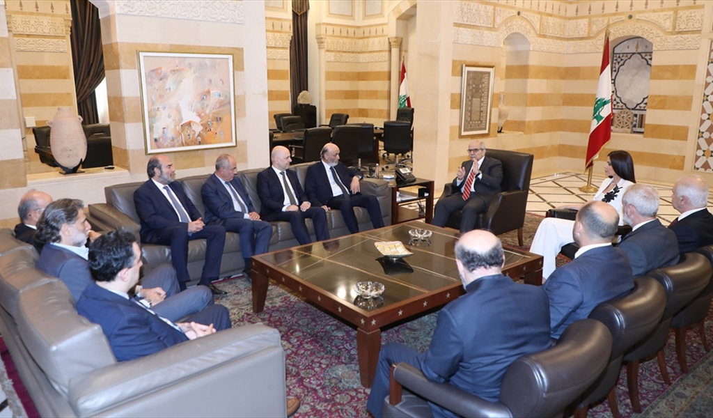 الرئيس سلام مستقبلاً جعجع ونواب الجمهورية القوية