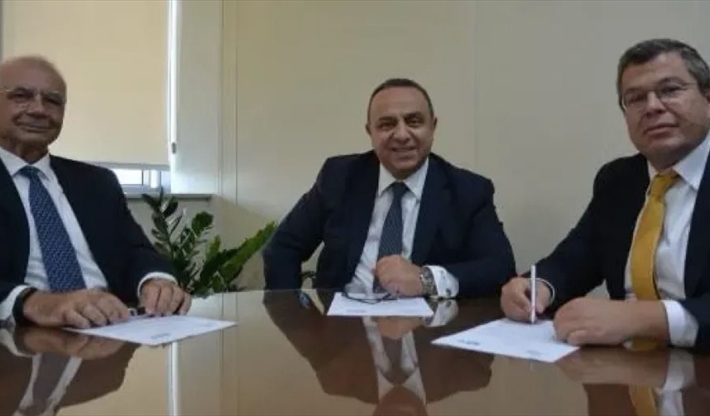 فتوح خلال التوقيع على مذكرة التفاهم