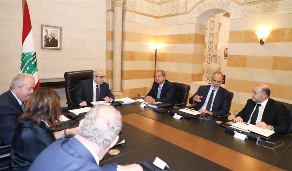 اللجنة الوزارية مجتمعة في السراي برئاسة رئيس الحكومة