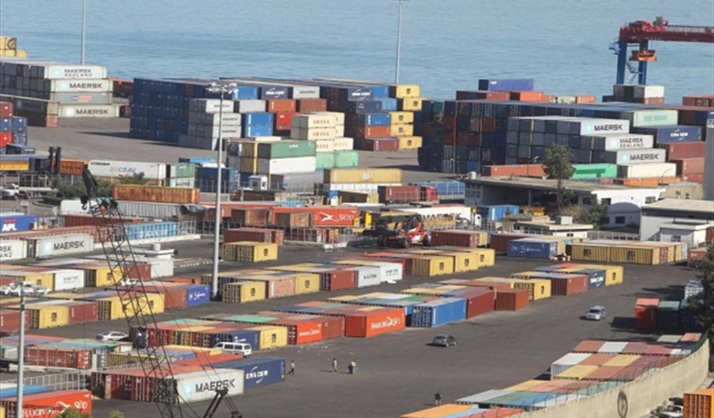 مرفأ بيروت يسجّل رقماً قياسياً جديداً في حركة الحاويات