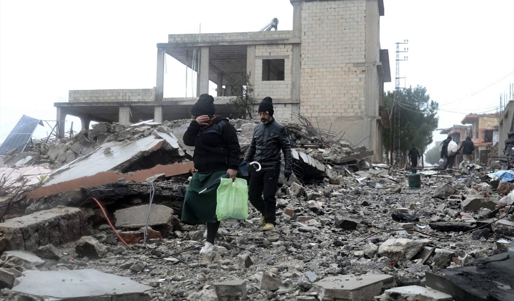 إعادة الإعمار المعلّقة: أين يقف السلام الاقتصادي من معادلة الحرب والديون؟