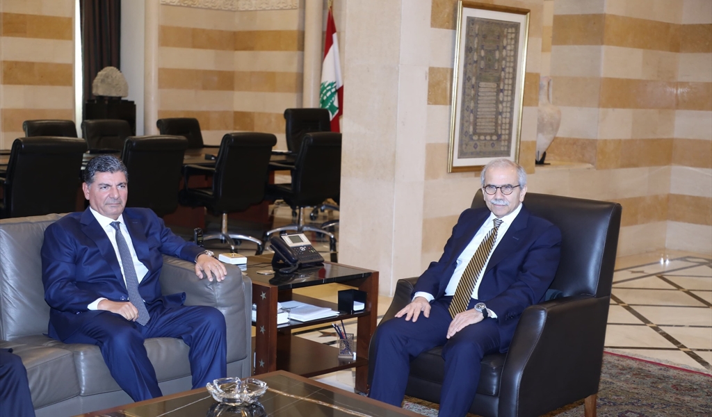 اللقاء بين الرئيس سلام وبهاء الحريري
