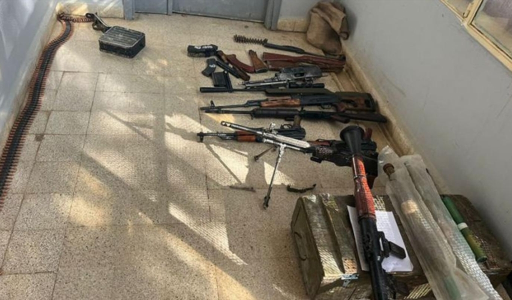 توقيف عصابة تتاجر بالأسلحة
