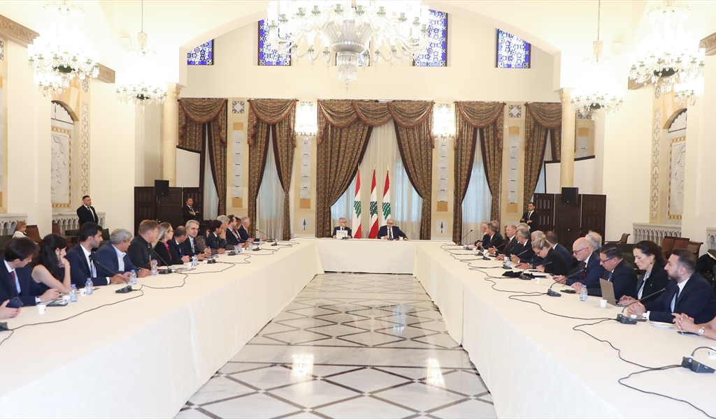 الرئيس سلام وإلى جانبه الوزير البساط مع الوفد الفرنسي