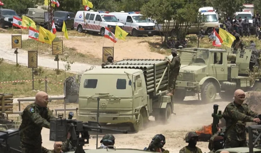 حزب الله يحاول الالتفاف على قرار نزع سلاحه برفض القرار والتهديد بالصدام الداخلي