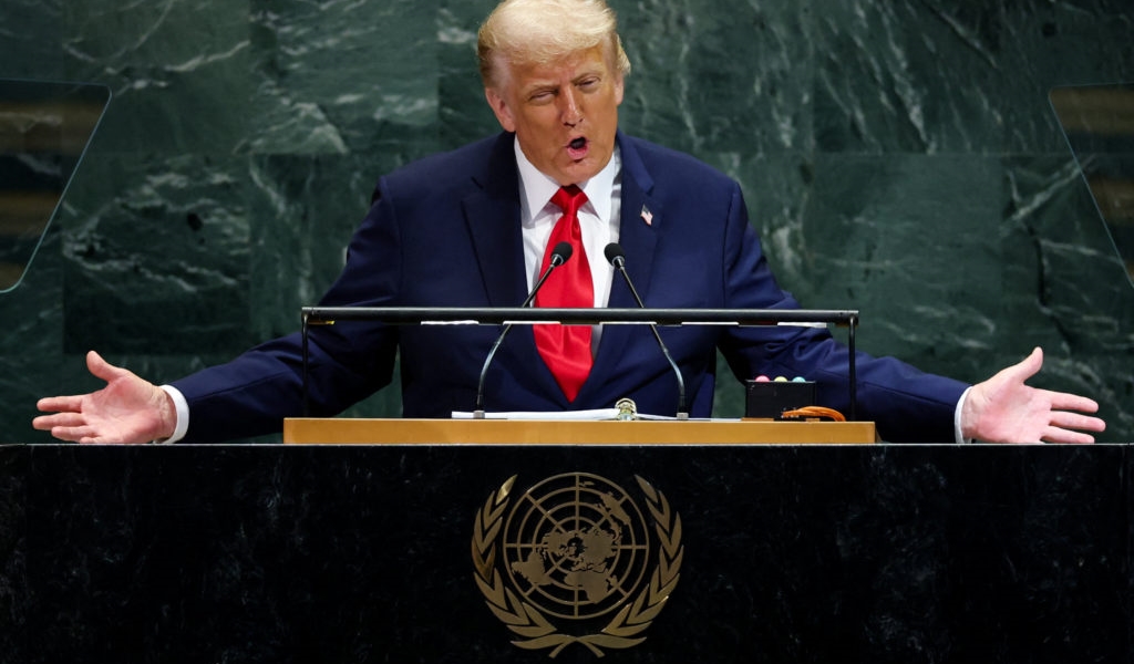 لقاءات هامة لوزير الدفاع بالسعودية دعماً للخطة