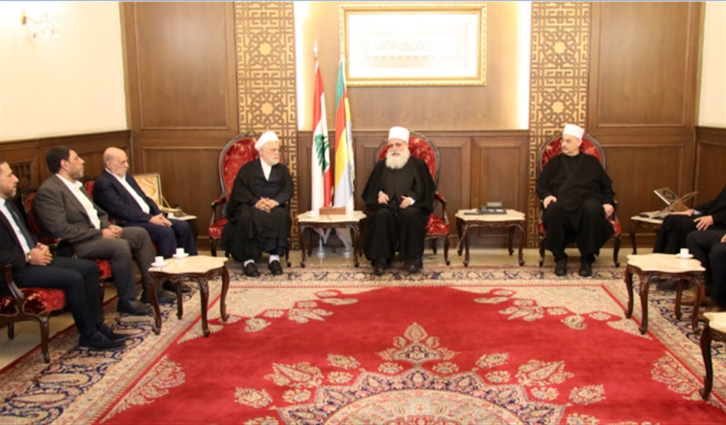 الشيخ أبي المنى مستقبلاً وفد حزب الله