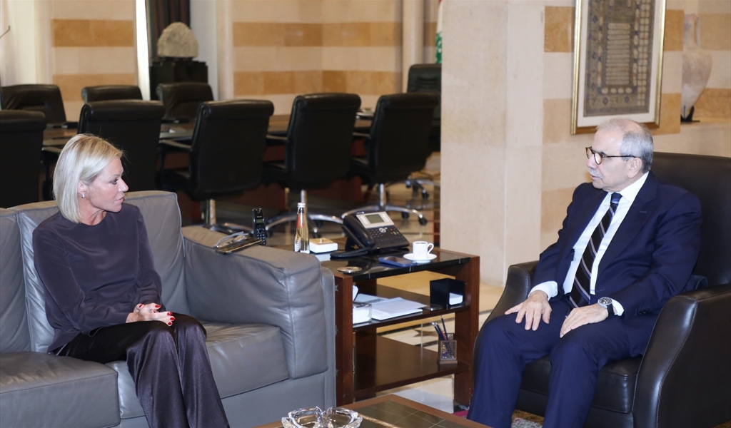 الرئيس سلام مجتمعاً مع بلاسخارت