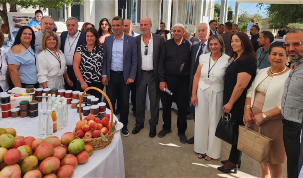 الوزير هاني خلال افتتاح المعرض