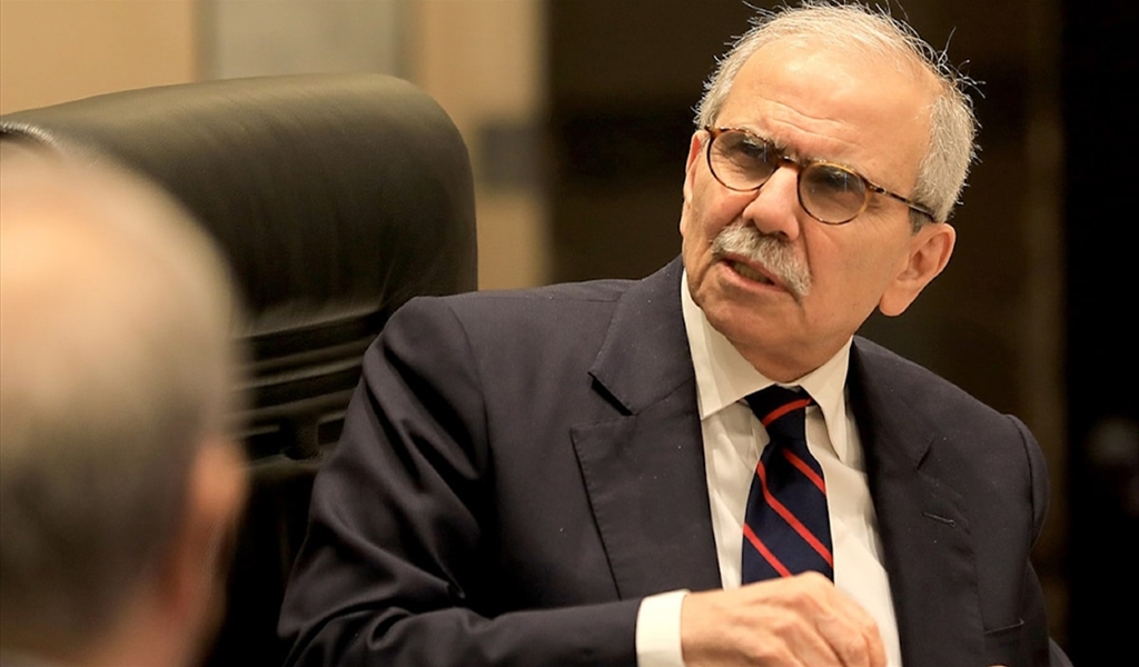 نواف سلام.. رجل الدولة تحت حصار الدويلة