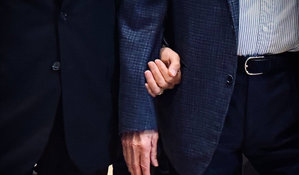 لاريجاني ينشر هذه الصورة من لقائه مع الرئيس بري