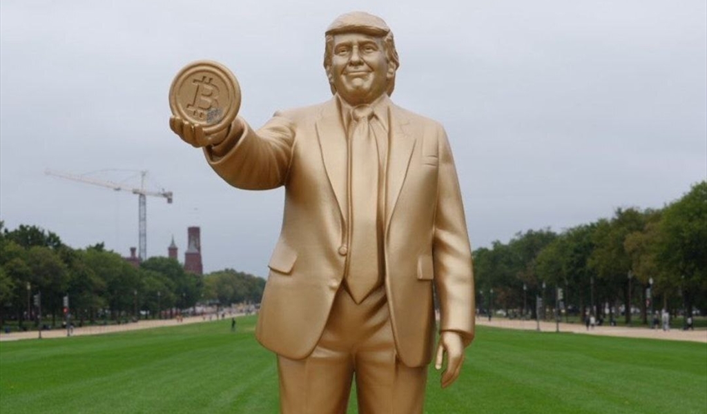 تمثال ذهبي لترامب أمام الكابيتول