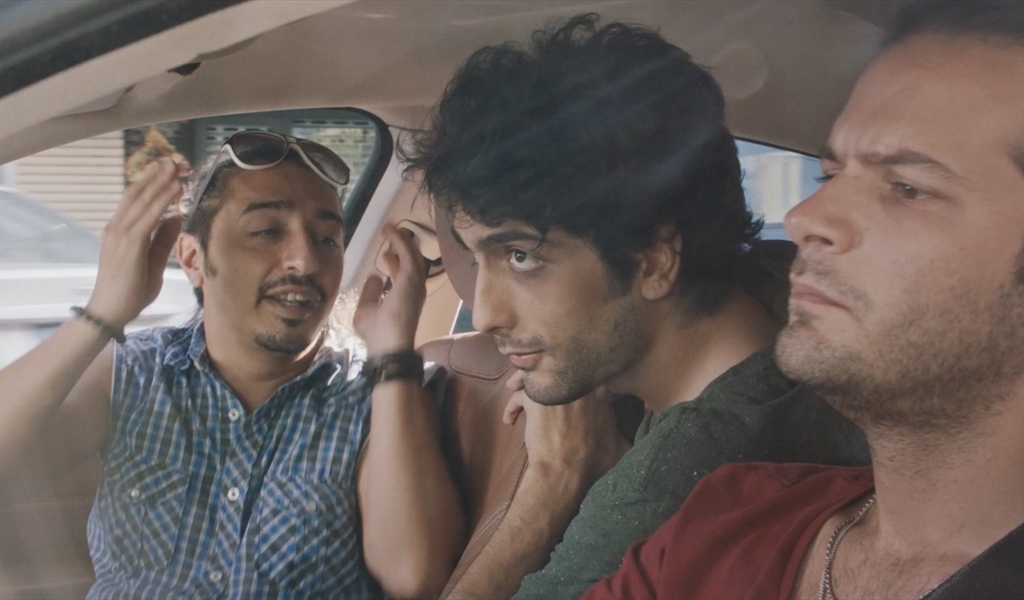 الشباب في الشريط