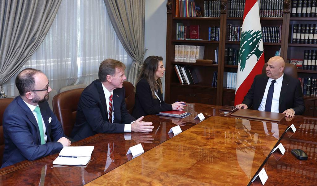 الرئيس عون مجتمعاً الى أورتاغوس بحضور القائم بأعمال السفارة هاينغان والمستشار بالسفارة توتيلو