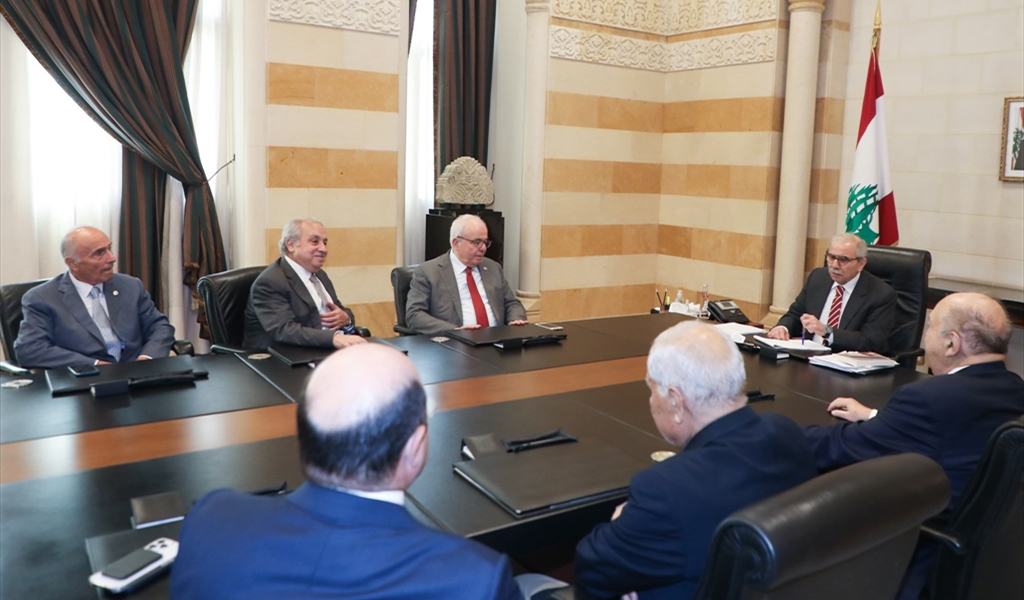 الرئيس سلام خلال لقائه «وفد جمعية المقاصد»