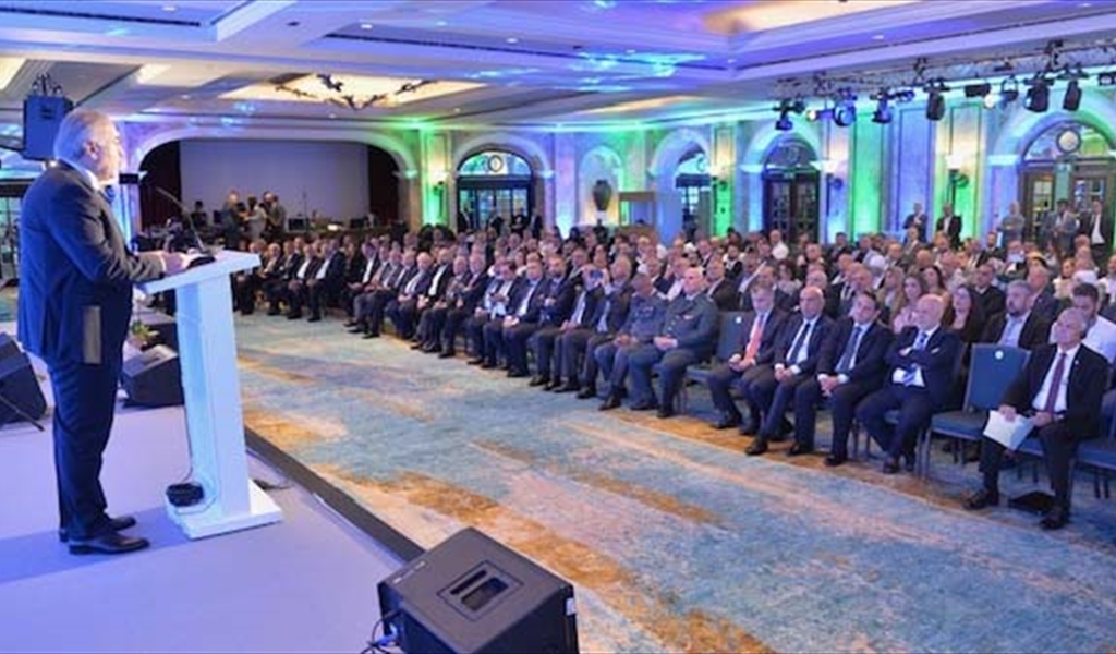 مشاركون في المؤتمر