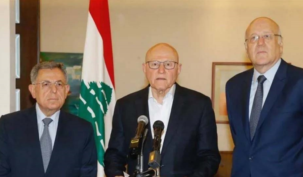 الرؤساء ميقاتي وسلام والسنيورة خلال الاجتماع