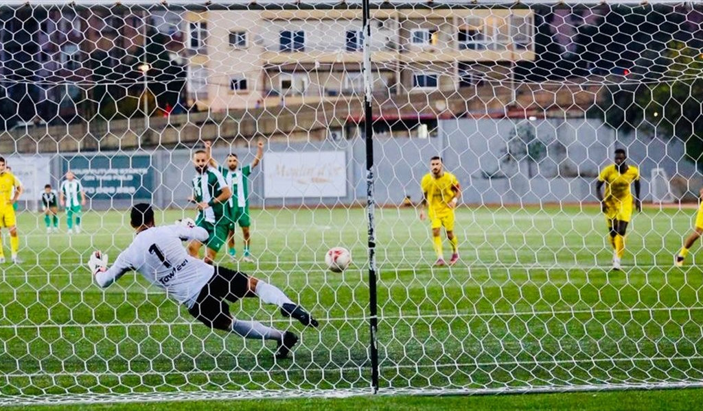 الانصار يتابع صحوته بفوز صعب على الصفاء وسباعية لجويا بشباك الراسينغ...